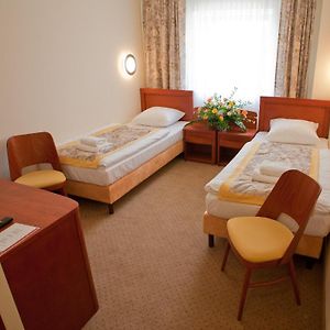 Pokój z łóżkiem king-size